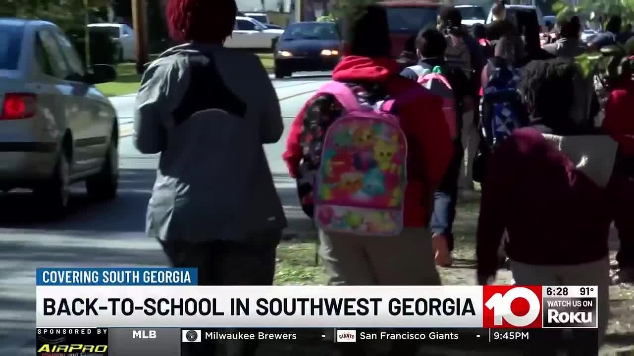 When does school start? 2026-2027 first-day dates by district