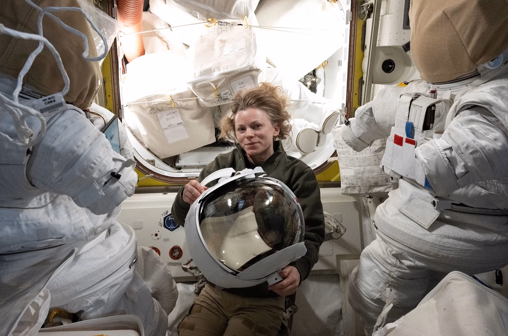 «200 étapes à valider» : Plongée dans la préparation rigoureuse de la sortie spatiale de Sophie Adenot